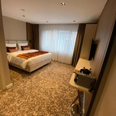 Nevv Hotel